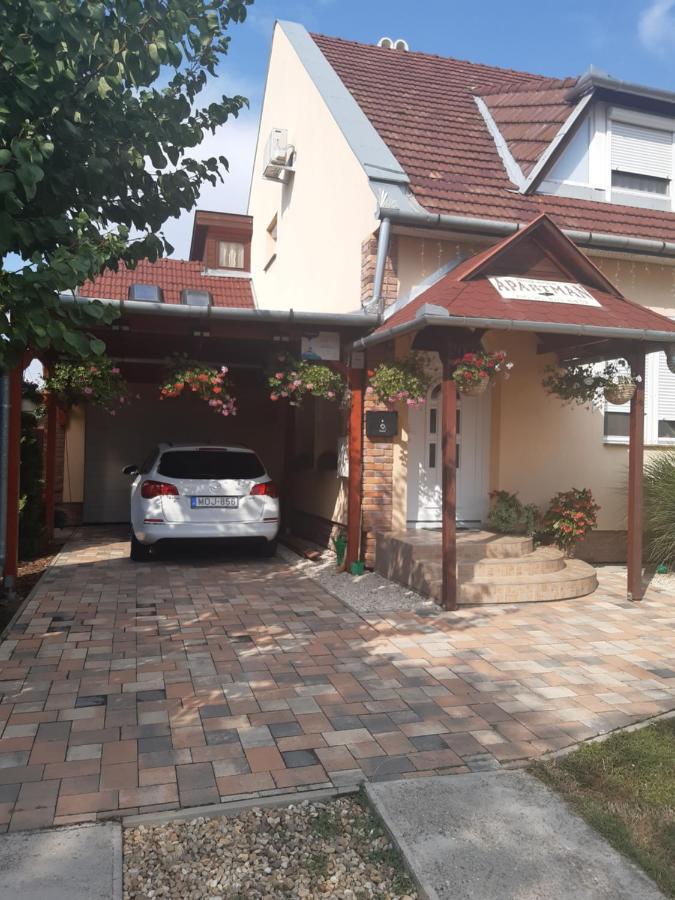 Boglarka Apartman Gyula Luaran gambar